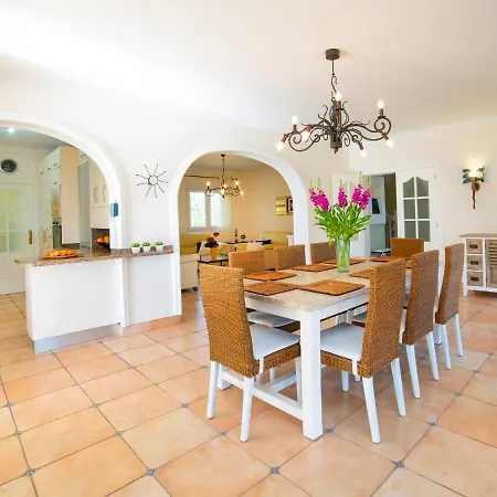 Del Pozo By Interhome בית נופש